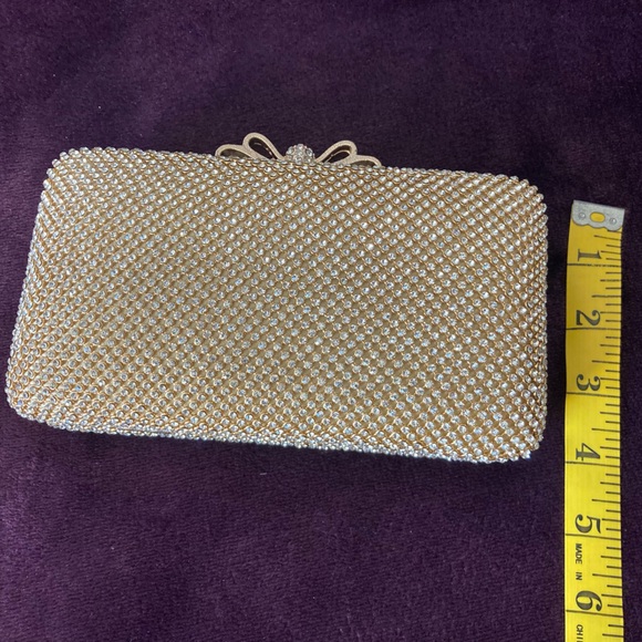 Gold Rhinestone Clutch Purse With Detachable Chain Strap - Picture 7 of 8